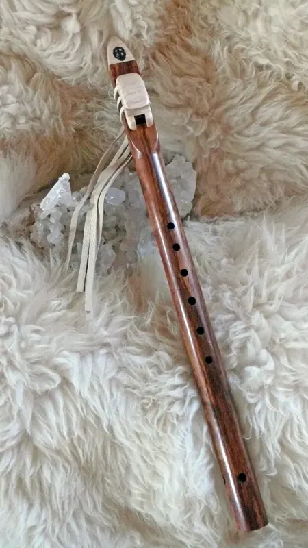 Key of E flute of Tiger wood and Curly Maple — product photo