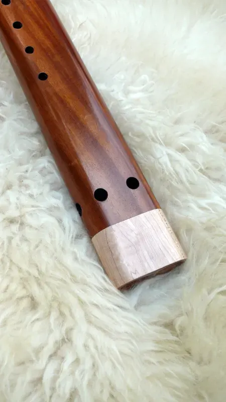 Native American Style Drone Flute 7 Hole Key of E with Feather Carving — product photo