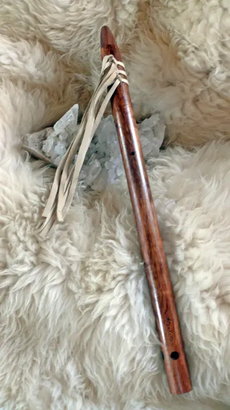 Key of E flute of Tiger wood and Sapele wood accents — product photo