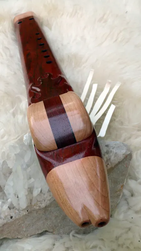 Native American Style Drone Flute 7 Hole Key of F of Padauk and Hard Maple woods — product photo