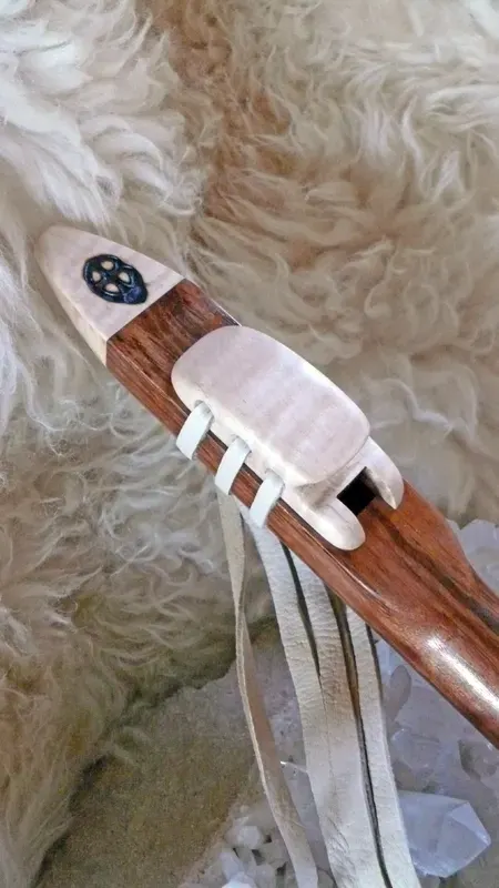 Key of E flute of Tiger wood and Curly Maple — product photo