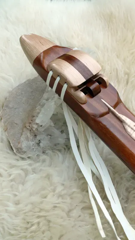 Native American Style Drone Flute 7 Hole Key of E with Feather Carving — product photo