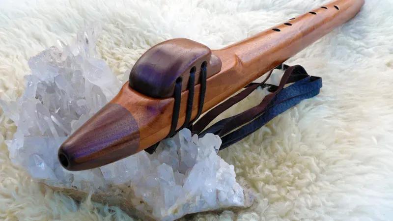 Native American Style Flute 7 Hole Key of Low C — product photo
